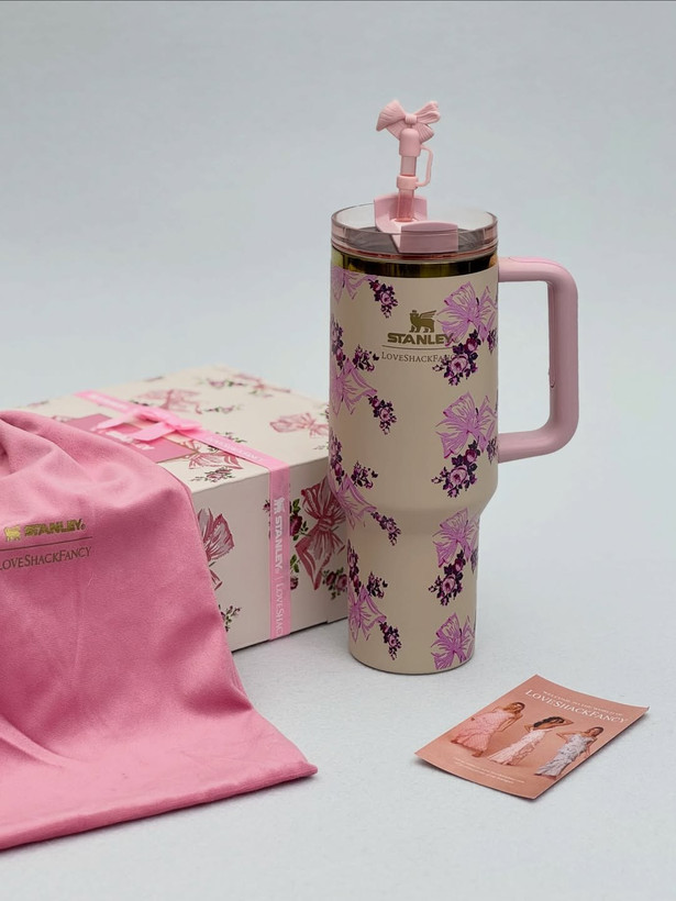 ماگ استنلی LOVESHACKFANCY طرحflowers
