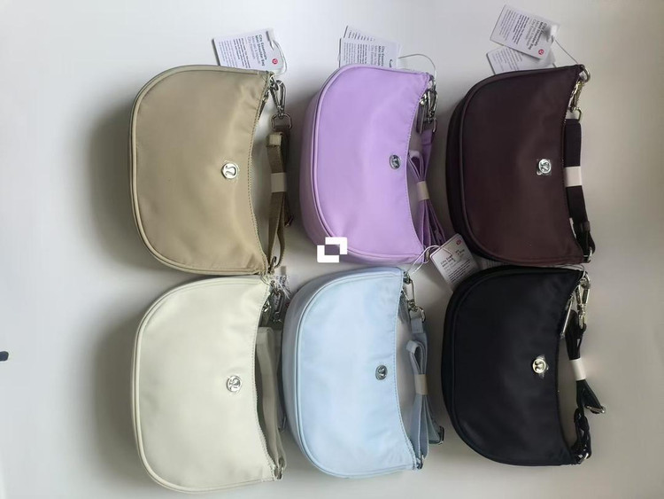 کیف لولولمون City Essentials Mini Shoulder Bag 1L👛